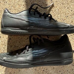 Nike Mens Phantom Indoor Soccer Shoes